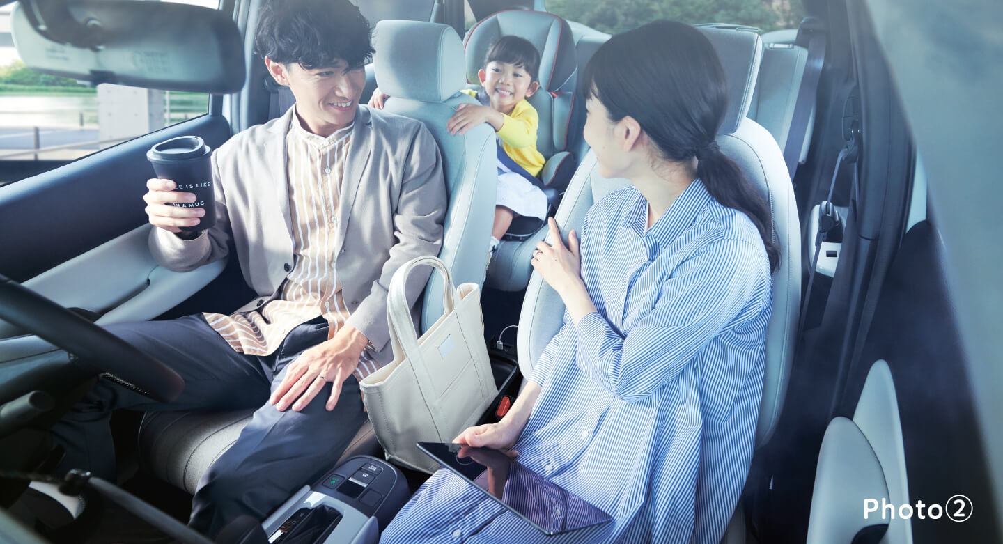 いつでも、どこでも、誰といても、気の利いた使い心地を。クルマのあちこちに気持ちよく使える機能をたくさん詰め込みました。